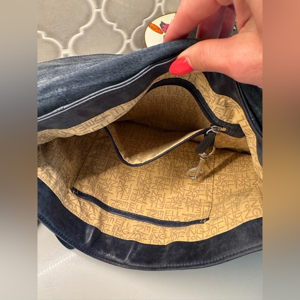 Ellington Italian leather purse - Picture 6 of 10